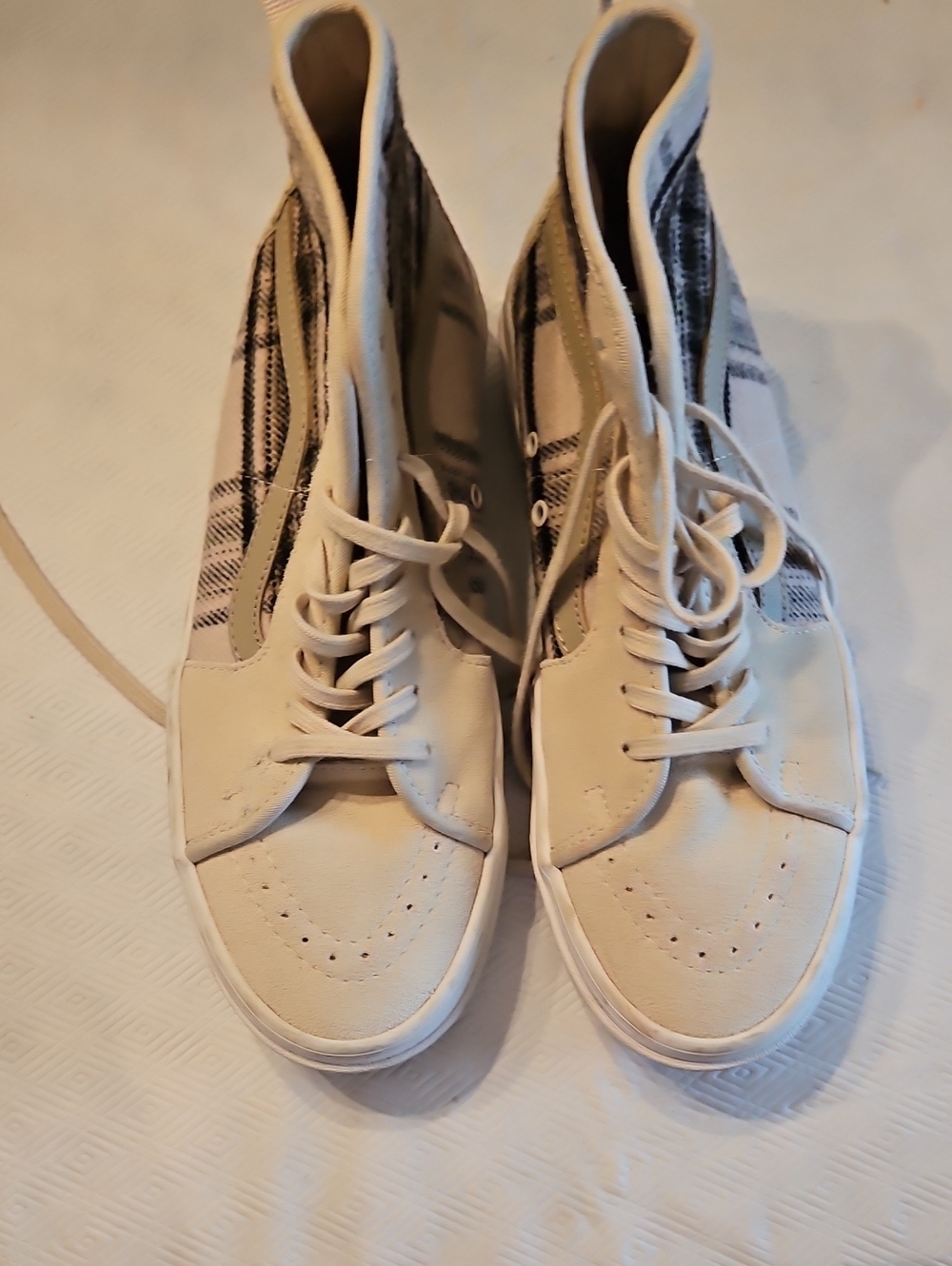 Vans High-Top Sneakers in White and Black Plaid